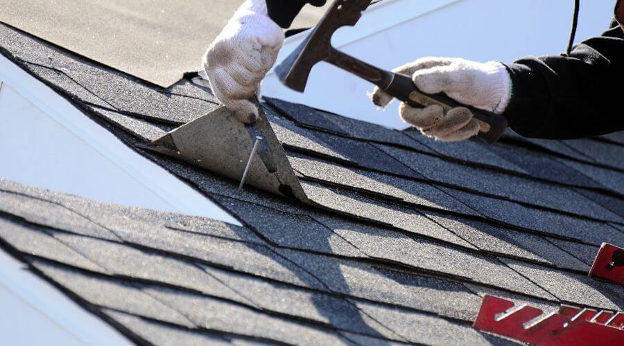 Professional gutter cleaning in Sully, IA